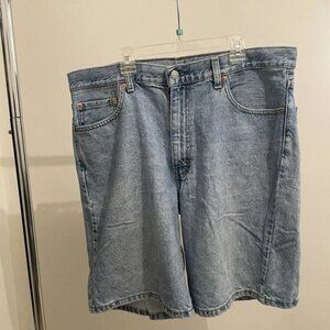 Vintage Levi’s 550 Relaxed-Fit Cutoff Denim Shorts – W36